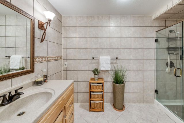 230 N Bush Avenue, Clovis, CA 93612