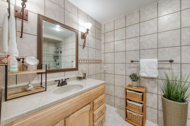 230 N Bush Avenue, Clovis, CA 93612