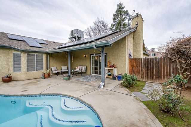 230 N Bush Avenue, Clovis, CA 93612