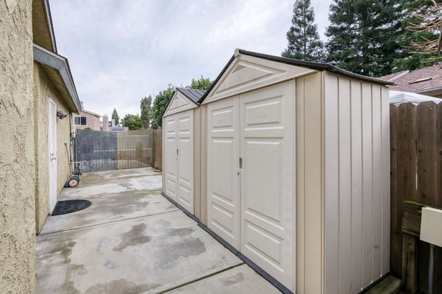 230 N Bush Avenue, Clovis, CA 93612