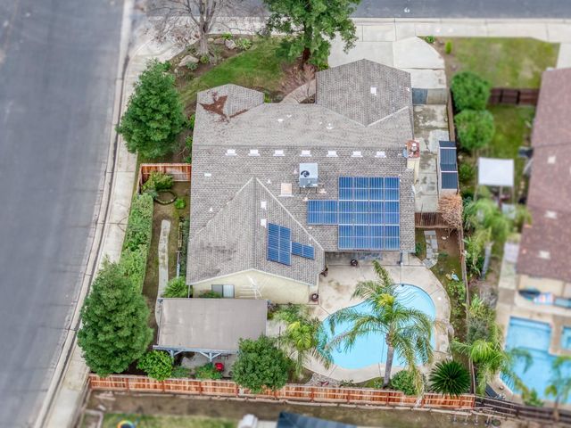 230 N Bush Avenue, Clovis, CA 93612