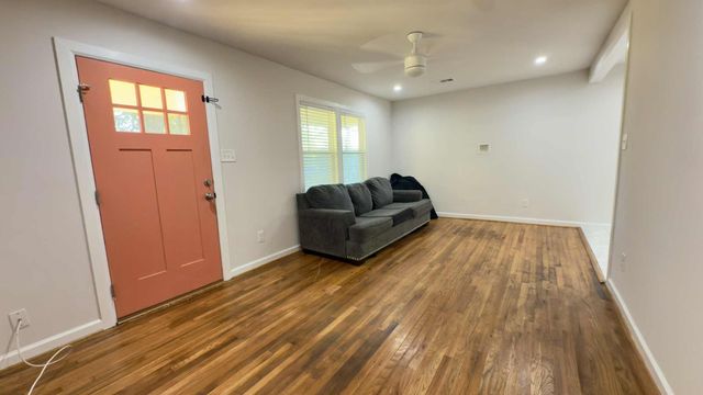 3815 Poinsettia Drive, Dallas, TX 75211
