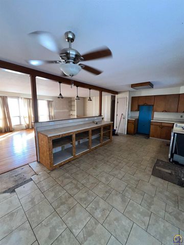 13818 K-214 HWY, Hoyt, KS 66440