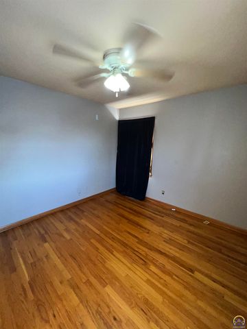 13818 K-214 HWY, Hoyt, KS 66440