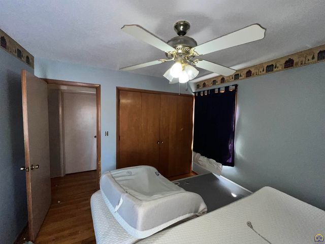 13818 K-214 HWY, Hoyt, KS 66440