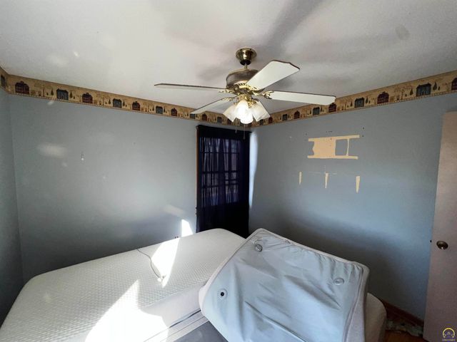 13818 K-214 HWY, Hoyt, KS 66440