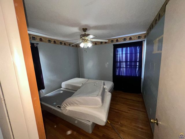 13818 K-214 HWY, Hoyt, KS 66440