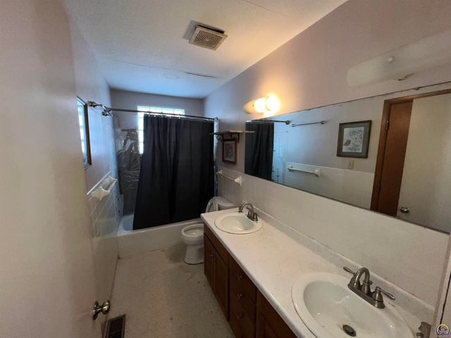 13818 K-214 HWY, Hoyt, KS 66440