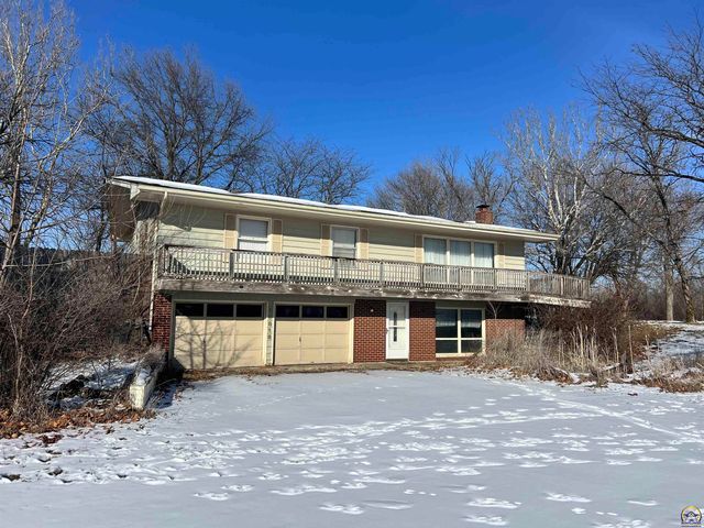 13818 K-214 HWY, Hoyt, KS 66440