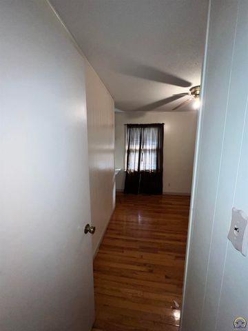 13818 K-214 HWY, Hoyt, KS 66440