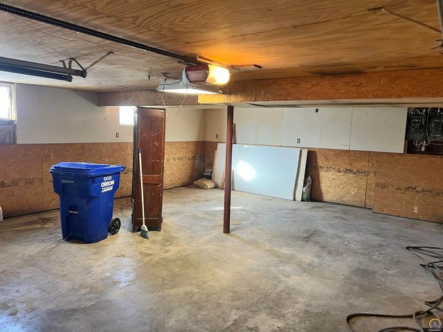 13818 K-214 HWY, Hoyt, KS 66440