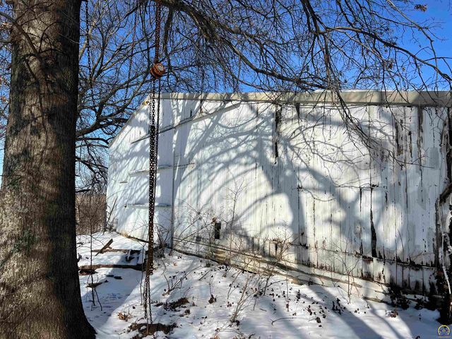 13818 K-214 HWY, Hoyt, KS 66440