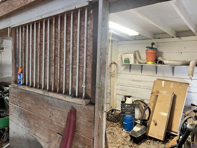 13818 K-214 HWY, Hoyt, KS 66440