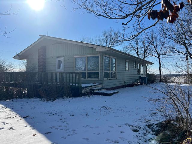 13818 K-214 HWY, Hoyt, KS 66440
