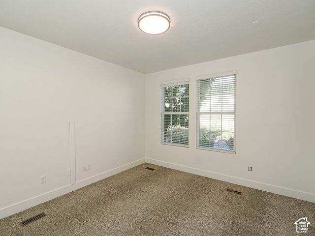 10326 S MILLERTON DR, South Jordan, UT 84009