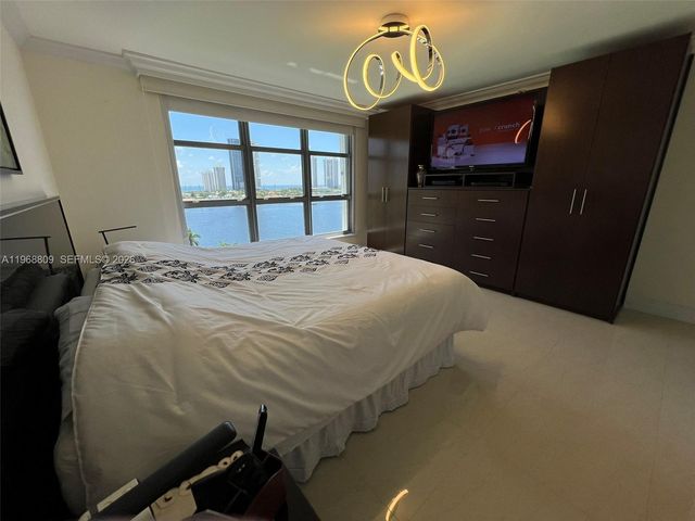 3530 Mystic Pointe Drive 1215, Aventura, FL 33180