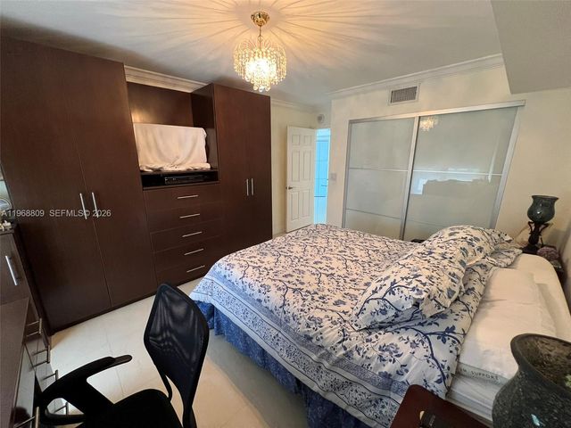3530 Mystic Pointe Drive 1215, Aventura, FL 33180