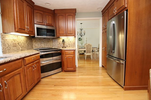 33 Sanders Drive, Saugus, MA 01906