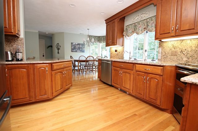 33 Sanders Drive, Saugus, MA 01906