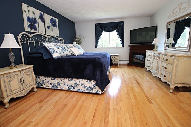 33 Sanders Drive, Saugus, MA 01906
