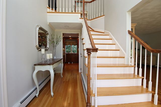 33 Sanders Drive, Saugus, MA 01906
