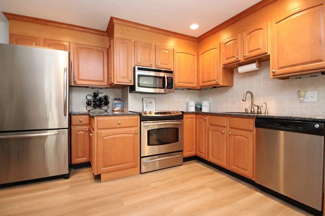 33 Sanders Drive, Saugus, MA 01906