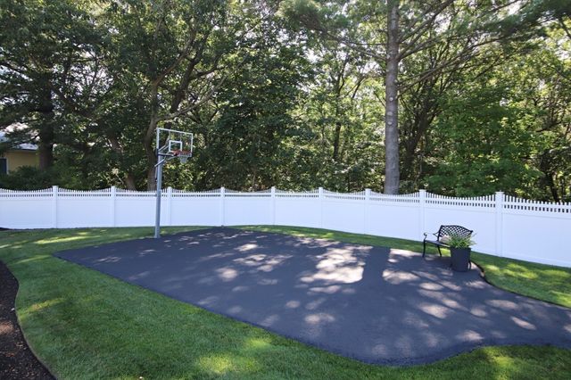 33 Sanders Drive, Saugus, MA 01906