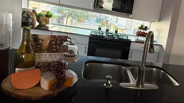 6138 Grand Boulevard, Houston, TX 77021