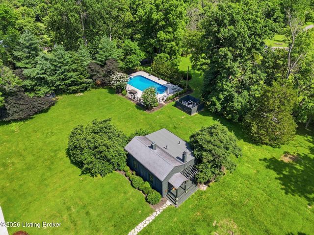 11005 Park Rd, Anchorage, KY 40223