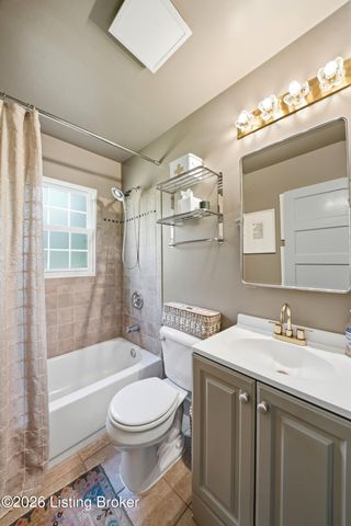 11005 Park Rd, Anchorage, KY 40223