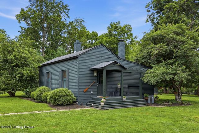 11005 Park Rd, Anchorage, KY 40223