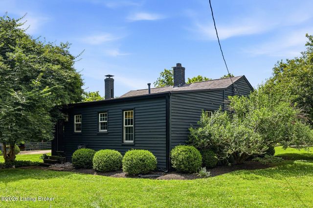 11005 Park Rd, Anchorage, KY 40223