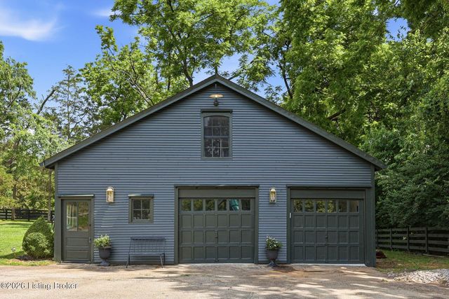 11005 Park Rd, Anchorage, KY 40223