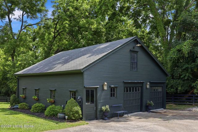 11005 Park Rd, Anchorage, KY 40223
