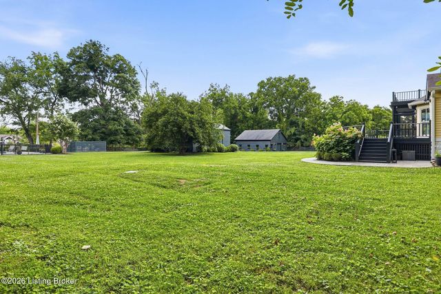 11005 Park Rd, Anchorage, KY 40223