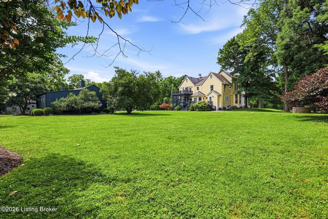 11005 Park Rd, Anchorage, KY 40223