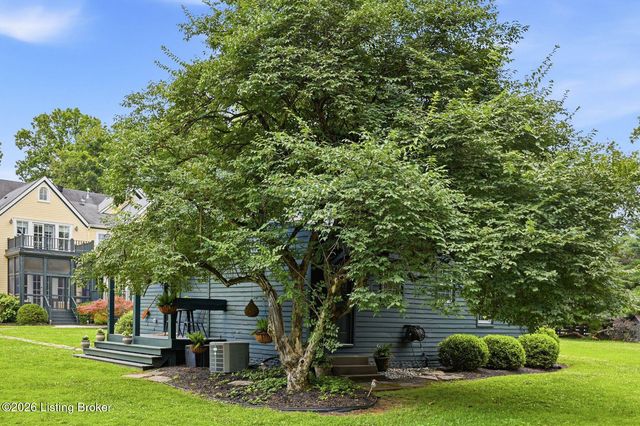 11005 Park Rd, Anchorage, KY 40223