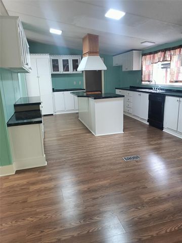 134 Dogwood Drive, Magnolia, TX 77375