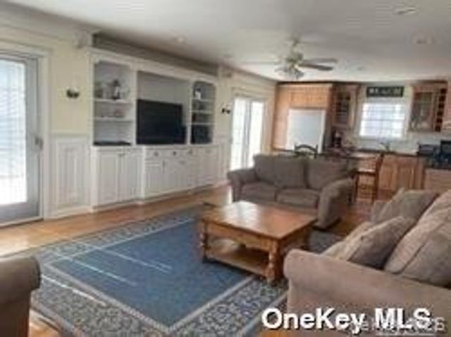 707 W Olive Street, Long Beach, NY 11561