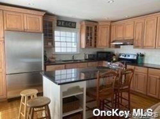 707 W Olive Street, Long Beach, NY 11561