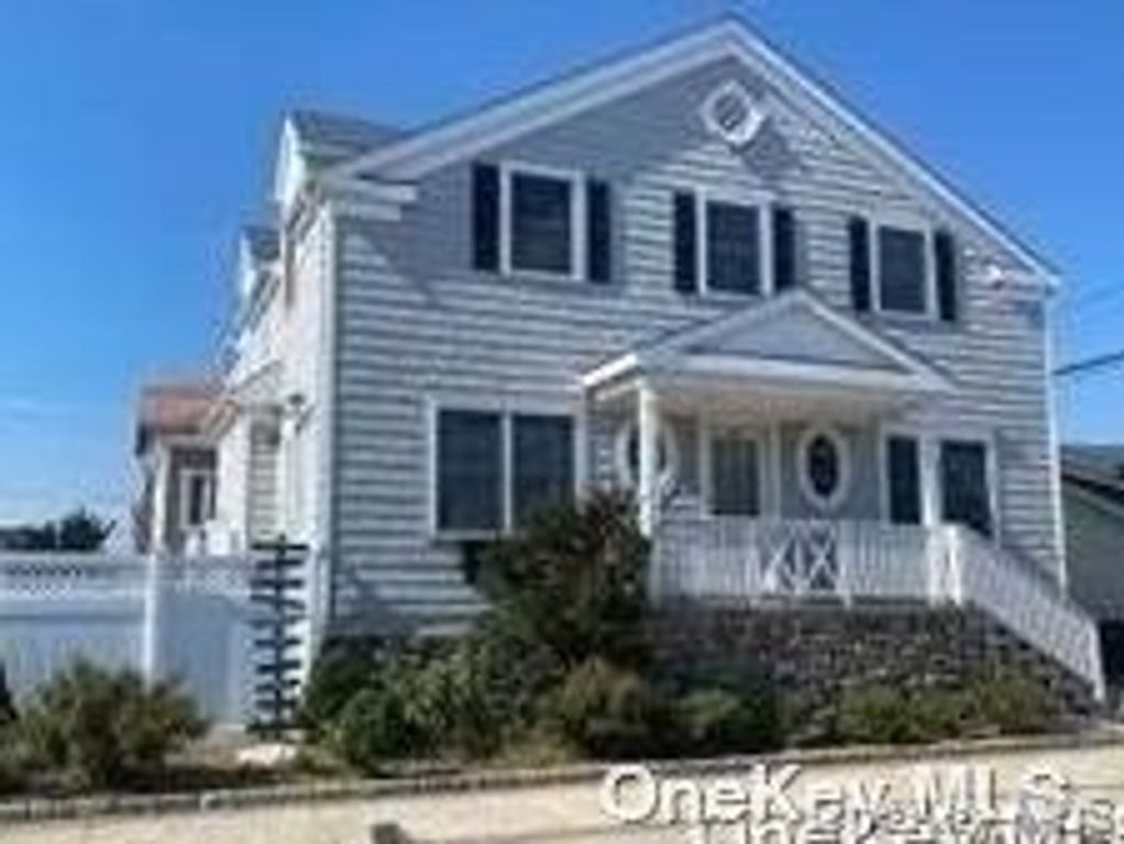 707 W Olive Street, Long Beach, NY 11561