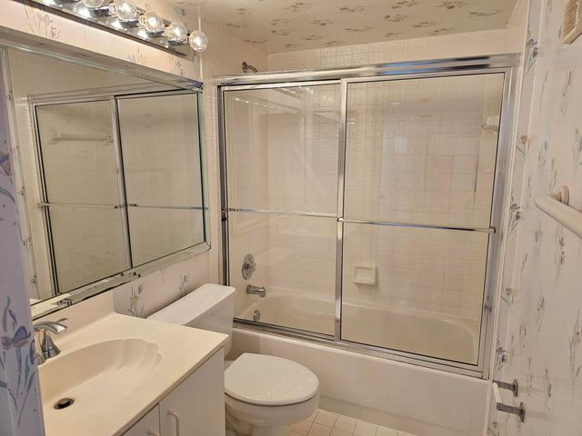 9963 Seacrest Circle 101, Boynton Beach, FL 33437