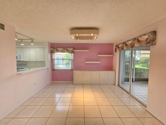 9963 Seacrest Circle 101, Boynton Beach, FL 33437