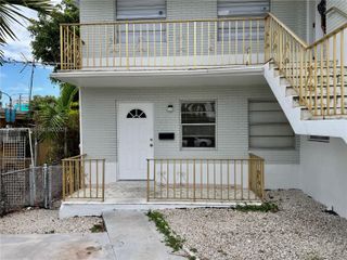 911 NW 22nd Place 0, Miami, FL 33125