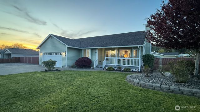 823 SW 21st Street, Chehalis, WA 98532