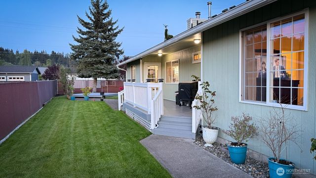 823 SW 21st Street, Chehalis, WA 98532