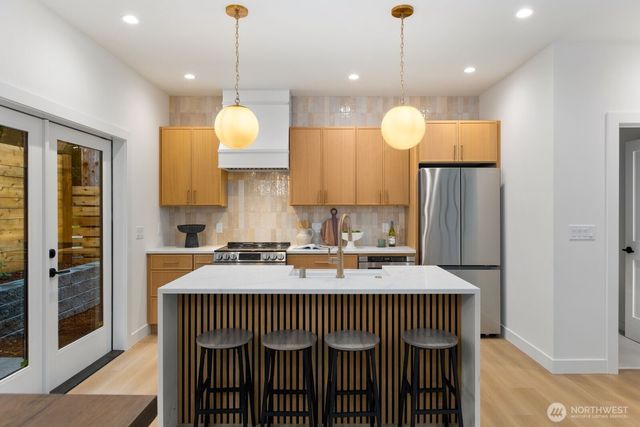 9549 Evanston Avenue N, Seattle, WA 98103