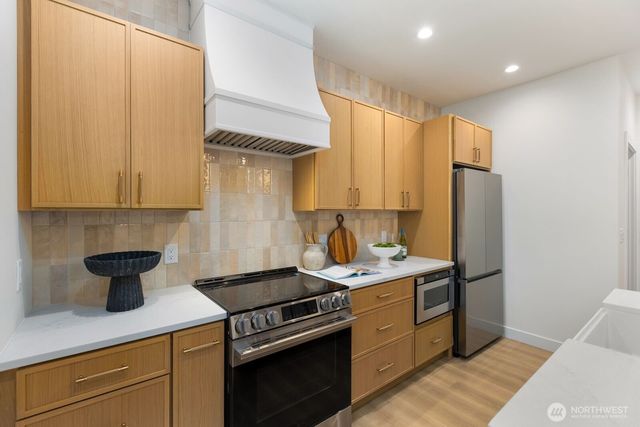 9549 Evanston Avenue N, Seattle, WA 98103