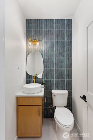9549 Evanston Avenue N, Seattle, WA 98103