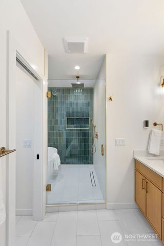 9549 Evanston Avenue N, Seattle, WA 98103